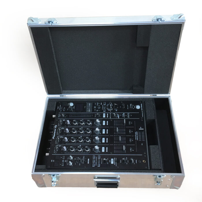 flight-case-pioneer-djm-900nxs2_04-900x900-1-1.jpg