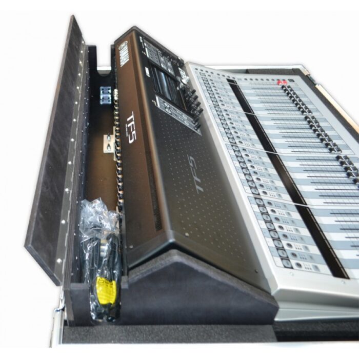foam-mounted-mixer-case-yamaha-tf5-900x900-1-1.jpg foam-mounted-mixer-case-yamaha-tf5-900x900-1-1.jpg