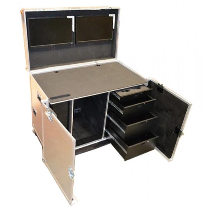 iiyama-monitors-fit-in-the-lid-workstation_02-900x900-1-1.jpg